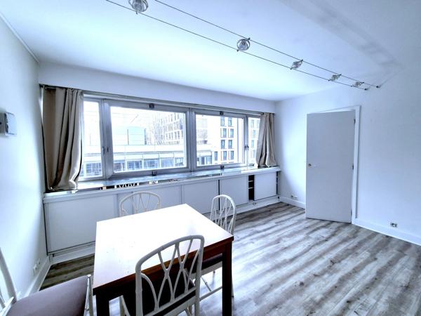 Appartement à vendre studio COURBEVOIE (92) proche quartier d'affaire de la Défense
