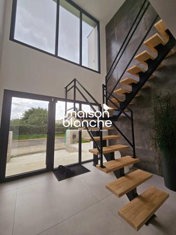 Maison contemporaine à Montreuil-Juigné