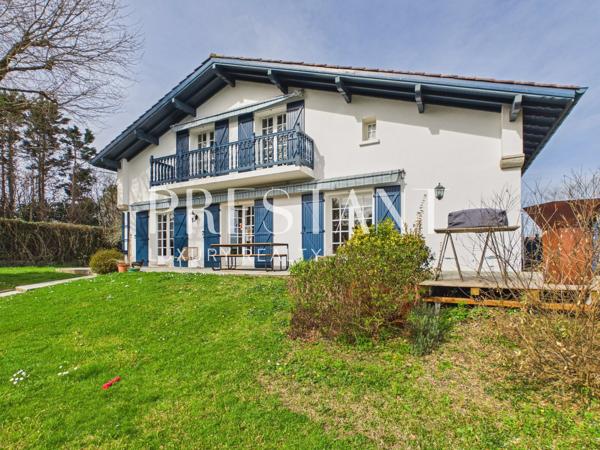 Maison basque familiale avec piscine et vue dégagée, ARBONNE