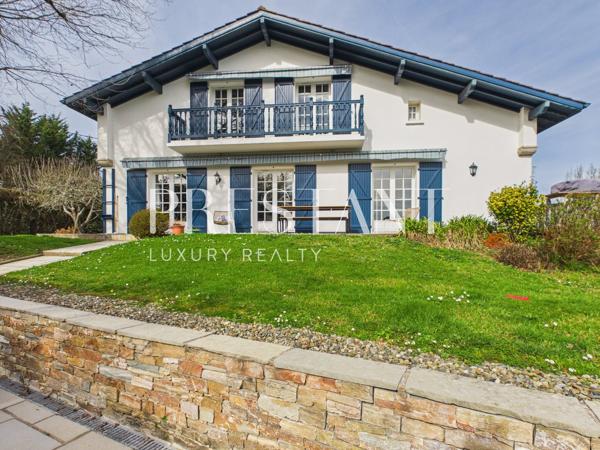 Maison basque familiale avec piscine et vue dégagée, ARBONNE