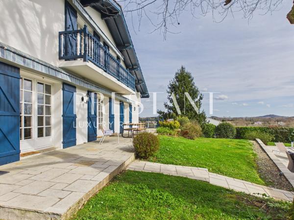 Maison basque familiale avec piscine et vue dégagée, ARBONNE