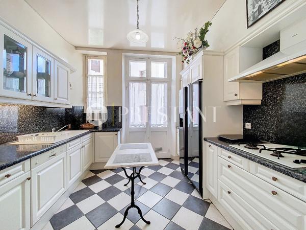 Appartement de caractère de 4 pièces à Biarritz, à deux pas de la place Clémenceau, BIARRITZ
