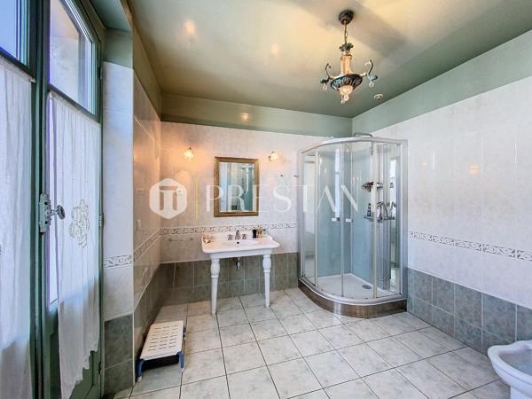 Appartement de caractère de 4 pièces à Biarritz, à deux pas de la place Clémenceau, BIARRITZ