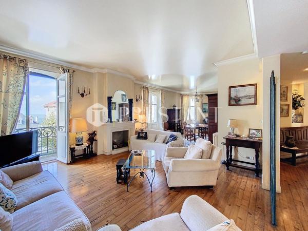 Appartement de caractère de 4 pièces à Biarritz, à deux pas de la place Clémenceau, BIARRITZ