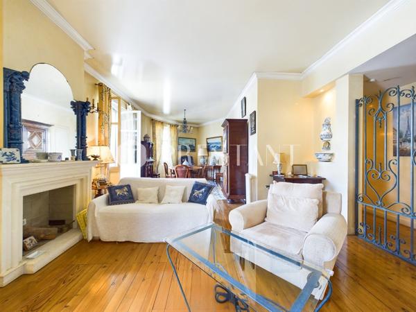 Appartement de caractère de 4 pièces à Biarritz, à deux pas de la place Clémenceau, BIARRITZ