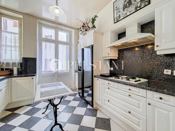 Appartement de caractère de 4 pièces à Biarritz, à deux pas de la place Clémenceau, BIARRITZ