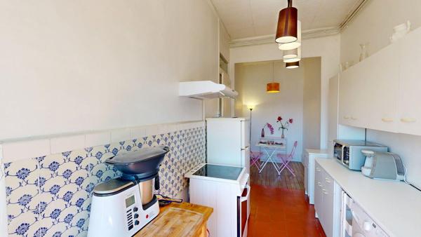 Proche Quai du Rhône- rue Cavenne 41.99 m2