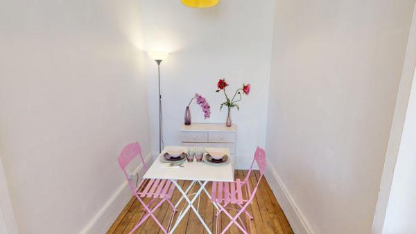 Proche Quai du Rhône- rue Cavenne 41.99 m2