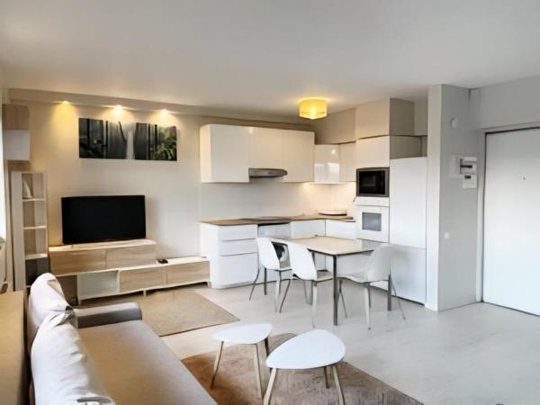 GRAND STUDIO CALME VUE DEGAGEE 5mn de la EIFFEL TOWER