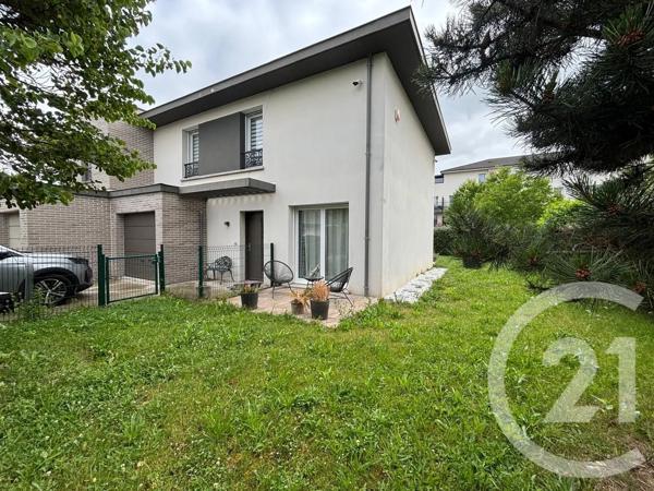 Maison à vendre  6 pièces - 103,61 m 2   CLAYE SOUILLY  - 77