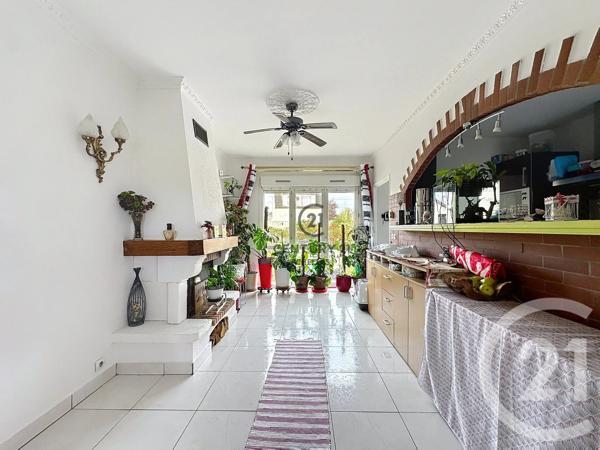 Maison à vendre  6 pièces - 103,61 m 2   CLAYE SOUILLY  - 77