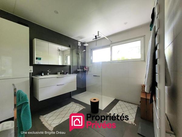 29170 PLEUVEN - Maison d'architecte 5 pièce(s) 139 m2