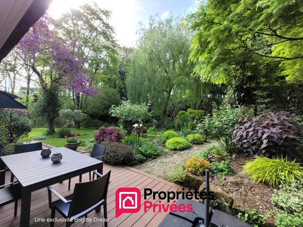 29170 PLEUVEN - Maison d'architecte 5 pièce(s) 139 m2