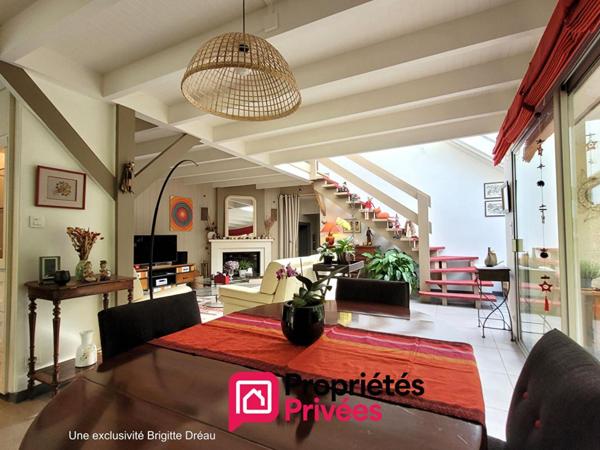 29170 PLEUVEN - Maison d'architecte 5 pièce(s) 139 m2