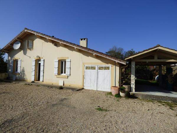 Maison de village, 140 m², 4 chambres, terrain de 2 265 m²