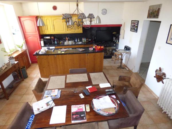 Maison de village, 140 m², 4 chambres, terrain de 2 265 m²