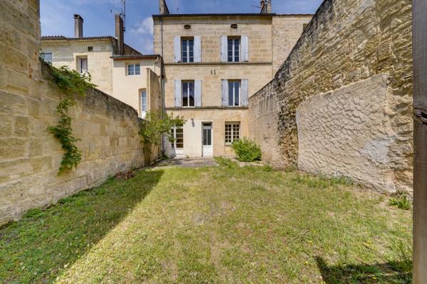 Maison 11 pièces de 260m2 sur parcelle de 185m2