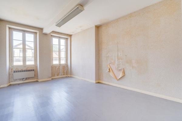 Maison 11 pièces de 260m2 sur parcelle de 185m2