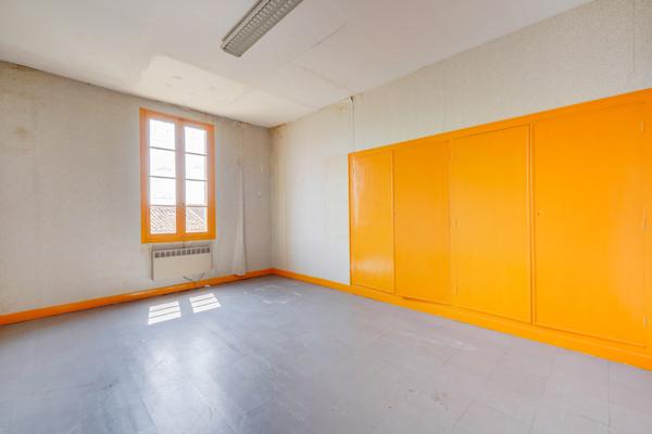 Maison 11 pièces de 260m2 sur parcelle de 185m2
