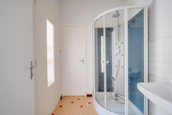 Maison 11 pièces de 260m2 sur parcelle de 185m2