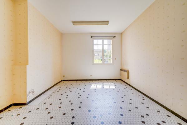 Maison 11 pièces de 260m2 sur parcelle de 185m2