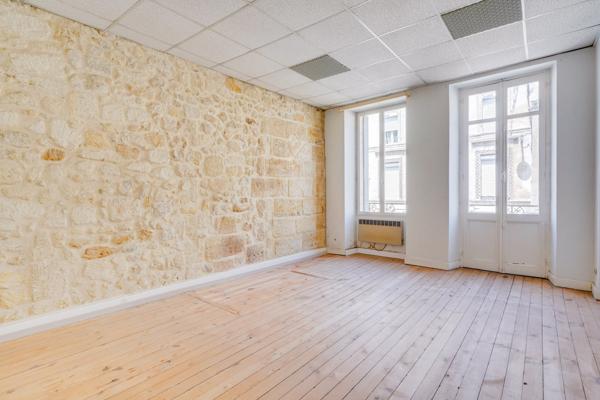 Maison 11 pièces de 260m2 sur parcelle de 185m2