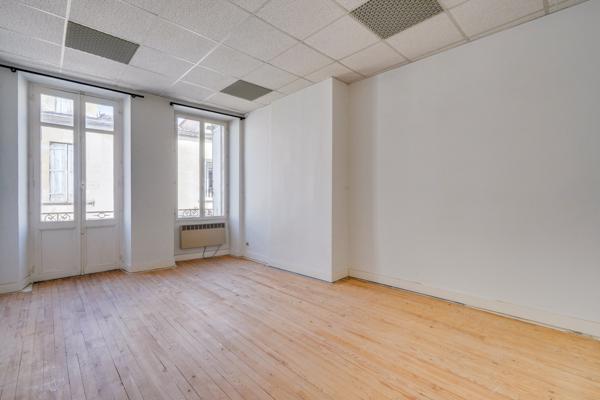 Maison 11 pièces de 260m2 sur parcelle de 185m2