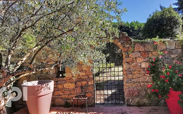 Maison à vendre    4 pièces •  Le Beausset