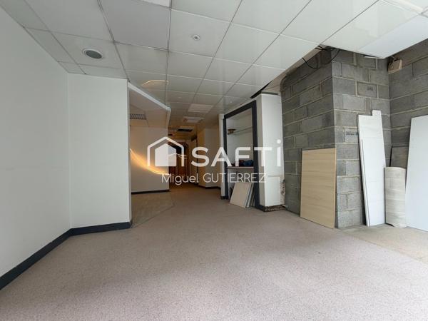 Local commercial de 140 m² avec belle vitrine sur rue