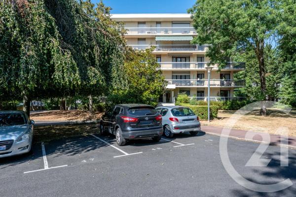 Appartement F3 à vendre  3 pièces - 62,73 m 2   BRUNOY  - 91