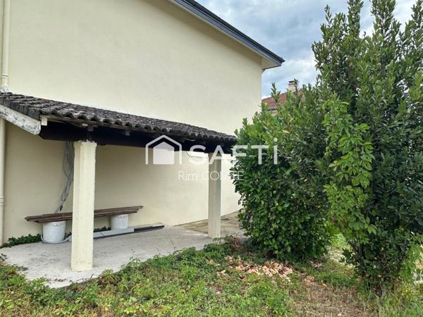 Maison rénovée de 65 m² à étage – Quartier résidentiel ultra paisible – Terrain de 800 m² constructible!!