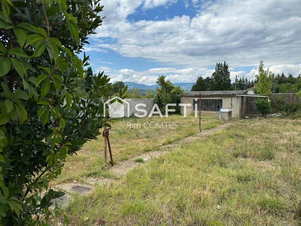 Maison rénovée de 65 m² à étage – Quartier résidentiel ultra paisible – Terrain de 800 m² constructible!!