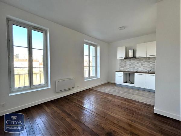 Appartement à louer 3 pièces 56.87m² Corbeil-Essonnes (91100)