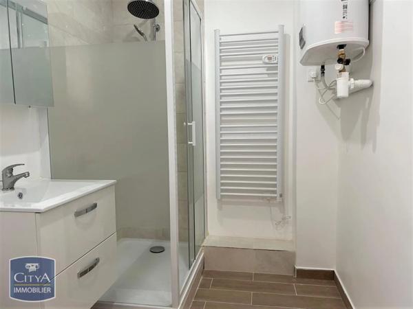 Appartement à louer 3 pièces 56.87m² Corbeil-Essonnes (91100)