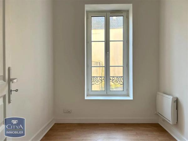 Appartement à louer 3 pièces 56.87m² Corbeil-Essonnes (91100)