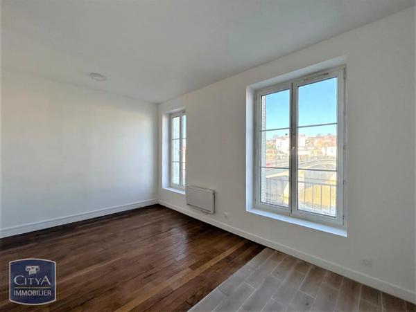 Appartement à louer 3 pièces 56.87m² Corbeil-Essonnes (91100)