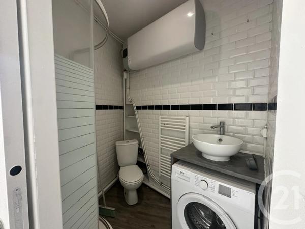 Immeuble à vendre  100 m 2   LE PETIT QUEVILLY  - 76