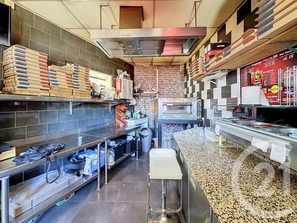 Immeuble à vendre  100 m 2   LE PETIT QUEVILLY  - 76