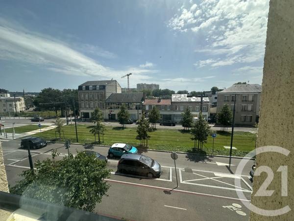 Immeuble à vendre  100 m 2   LE PETIT QUEVILLY  - 76