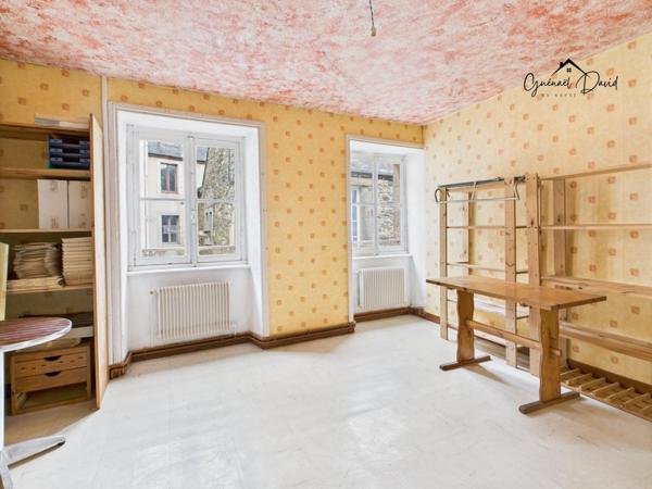 Immeuble avec local commercial et potentiel d’habitation – Centre-ville de Morlaix