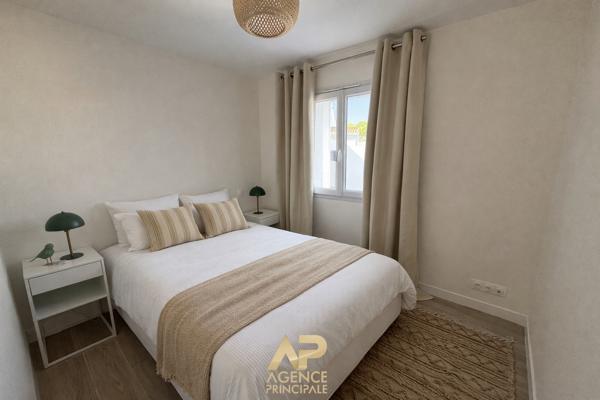 Maison de plain-pied - 4 pièces - La Rochelle secteur Parc des pères 535 000 € **  - Référence  JH704D6