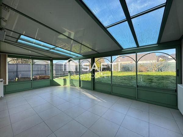 Maison de plain-pied fonctionnelle et lumineuse, idéale pour toute la famille.