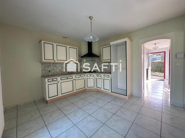 Maison de plain-pied fonctionnelle et lumineuse, idéale pour toute la famille.