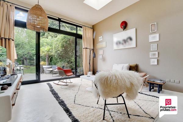 Maison d'architecte et jardin arboré à 8 minutes du RER