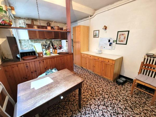 Local mixte (Professionnel/Habitation) à vendre à Châteaudun dans l'Eure-et-Loir (28200), ref : RC/925   
Centre-ville