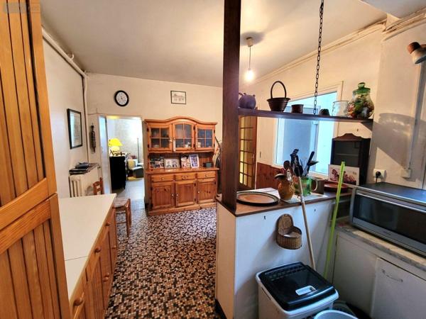 Local mixte (Professionnel/Habitation) à vendre à Châteaudun dans l'Eure-et-Loir (28200), ref : RC/925   
Centre-ville