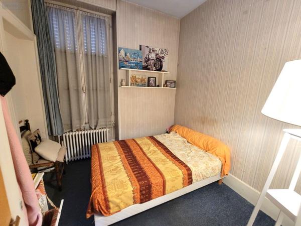 Local mixte (Professionnel/Habitation) à vendre à Châteaudun dans l'Eure-et-Loir (28200), ref : RC/925   
Centre-ville