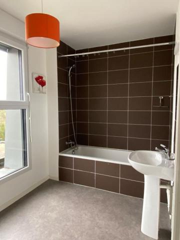 centre Saint Avé Appartement 4 pièce(s) 75 m2 /garage Terrasse 19 m2