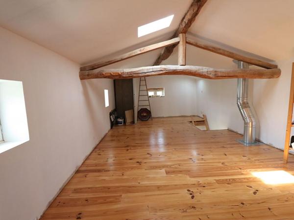 Corps de ferme Bongheat 5 pièces +/-95 m2 + 6 ha de terrain environs