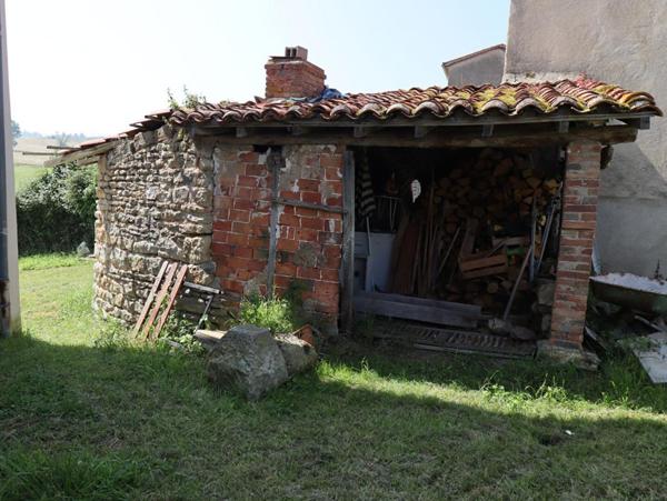 Corps de ferme Bongheat 5 pièces +/-95 m2 + 6 ha de terrain environs